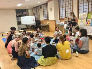 ママ、パパと一緒に英語で歌おう!遊ぼう!